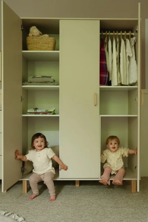 szafa_trzydrzwiowa_laura_szampan_sklep_dwa_niedźwiadki (5).jpg